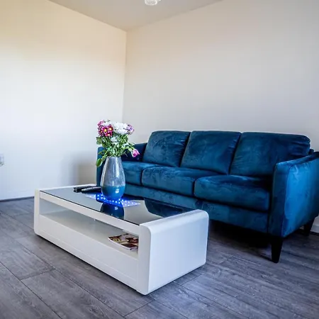 Stunning Canal View 2 Bedroom Home With Free Parking Манчестер Экстерьер фото