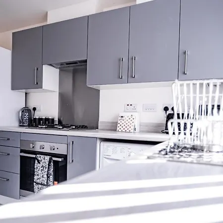 Stunning Canal View 2 Bedroom Home With Free Parking Манчестер Экстерьер фото