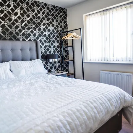 Stunning Canal View 2 Bedroom Home With Free Parking Манчестер Экстерьер фото