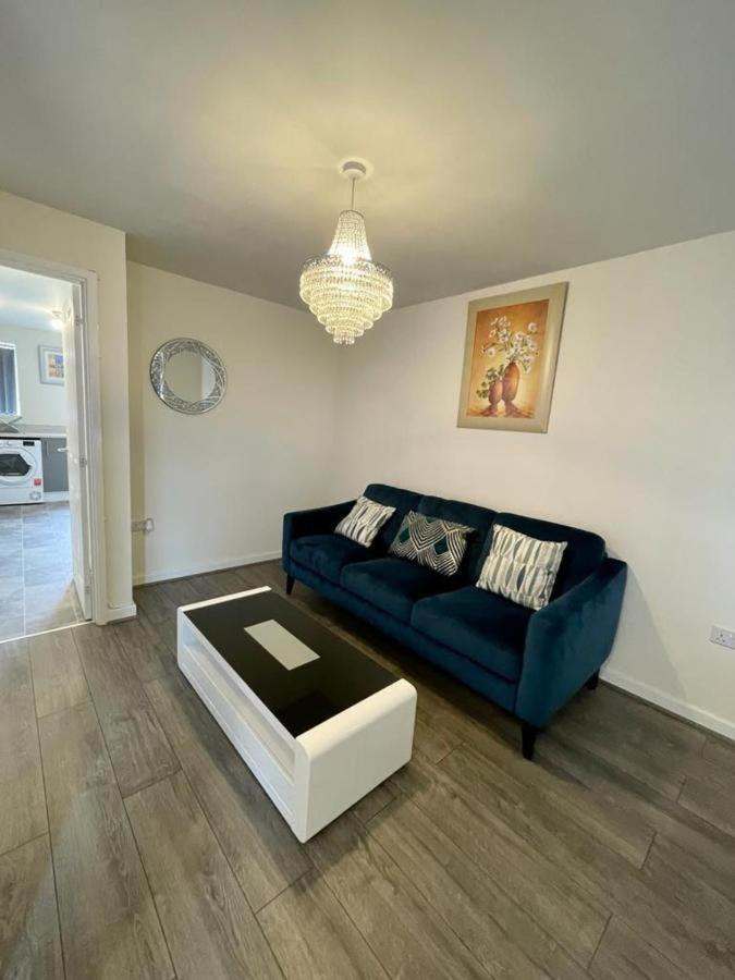 Stunning Canal View 2 Bedroom With Free Parking Апартаменты Манчестер